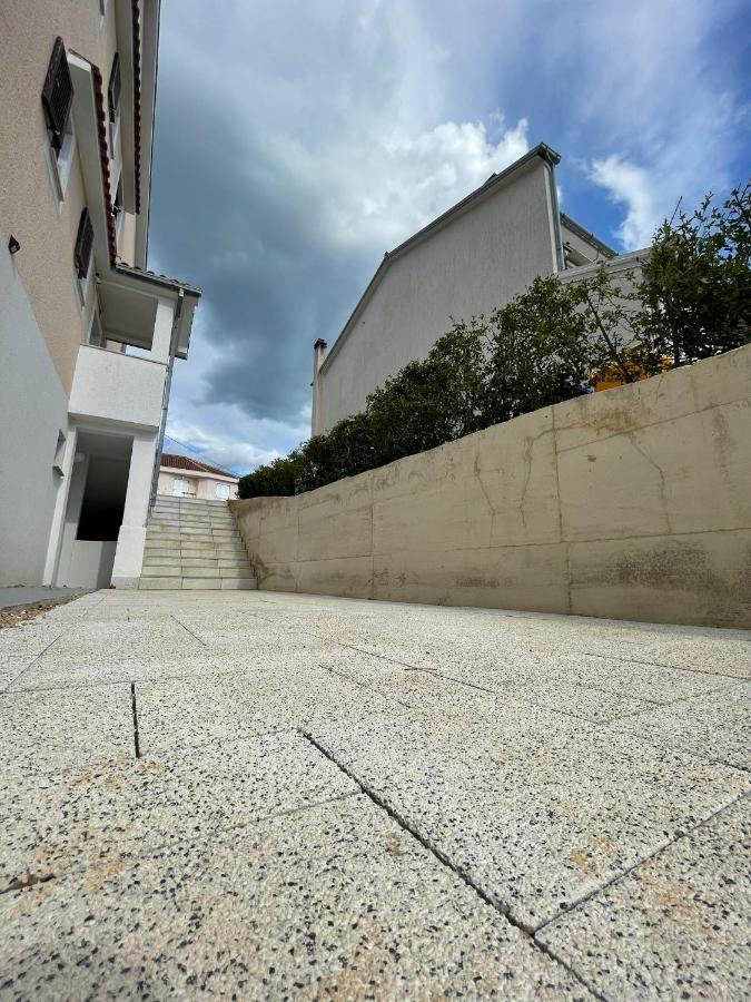 Apartments Fratelli Malinska Luaran gambar
